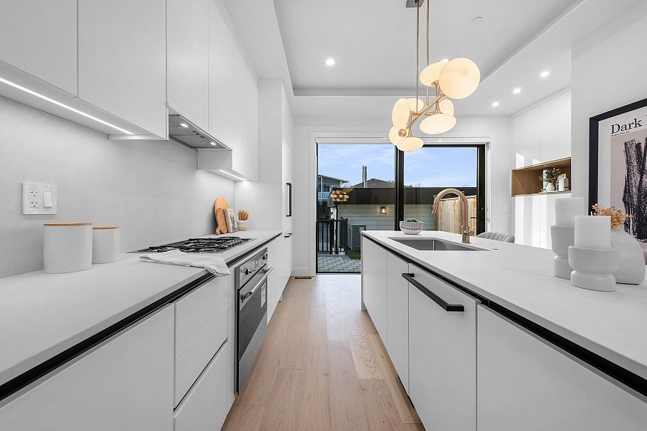 1 4885 Moss Street Vancouver, BC - 17