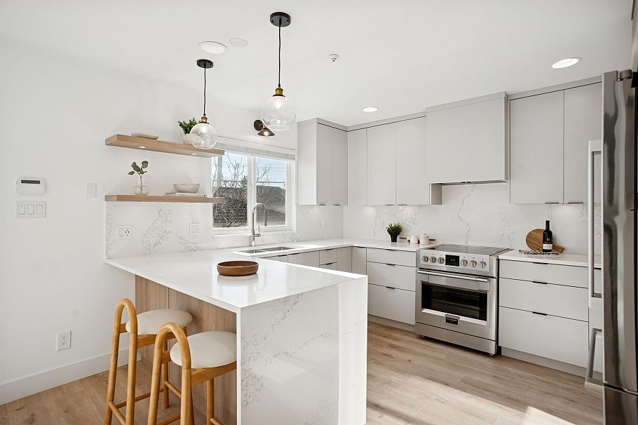 2168 E 8th Avenue Vancouver, BC - 11