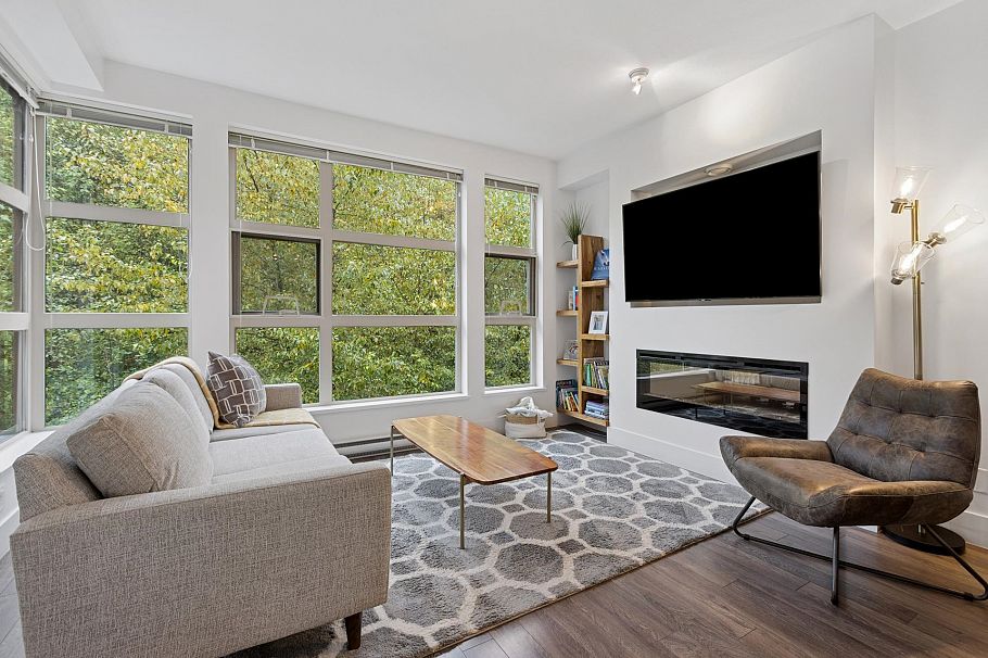 406 3606 Aldercrest Drive North Vancouver, BC - 3