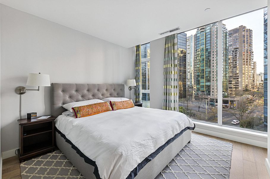 901 1409 W Pender Street Vancouver, BC - 27