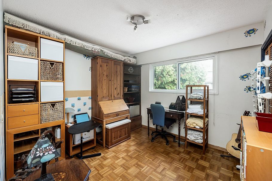 2041 Tompkins Crescent North Vancouver, BC - 19
