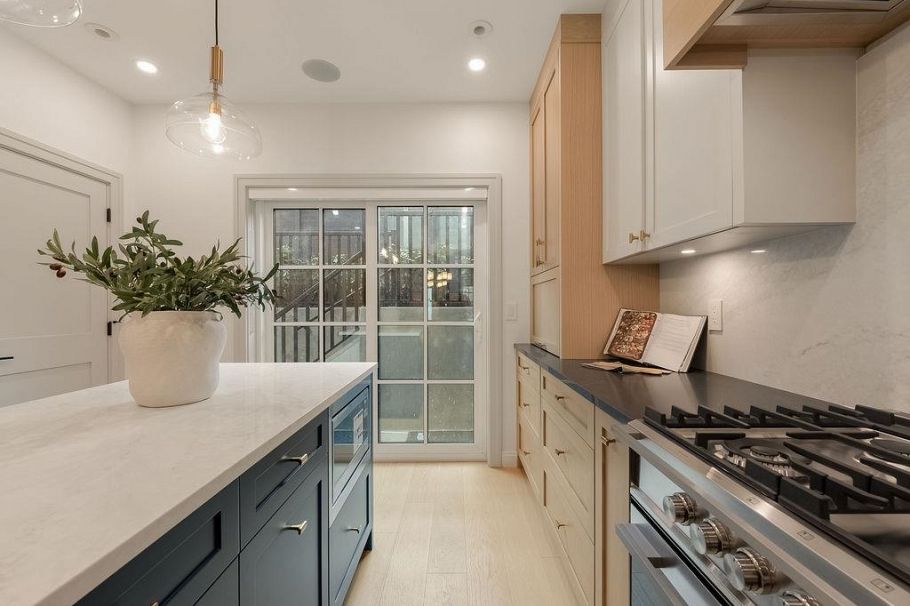 2540 Grant Street Vancouver, BC - 16