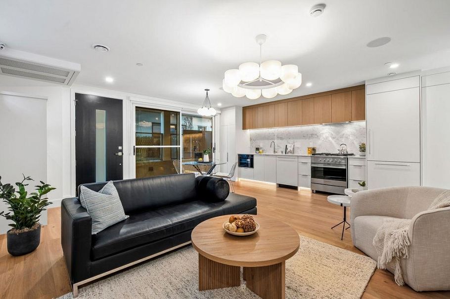 1143 W 33rd Avenue Vancouver, BC - 12