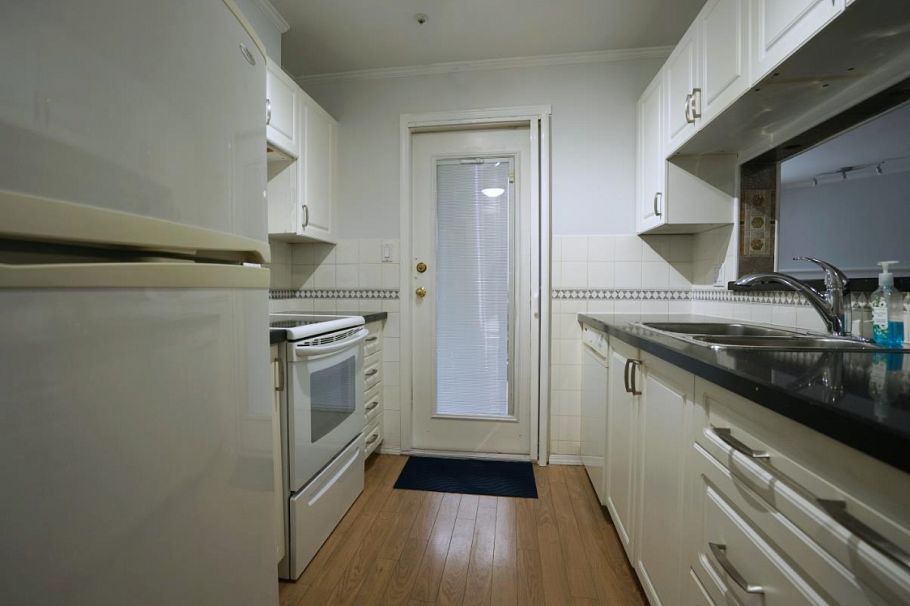 4 8430 Jellicoe Street Vancouver, BC - 10