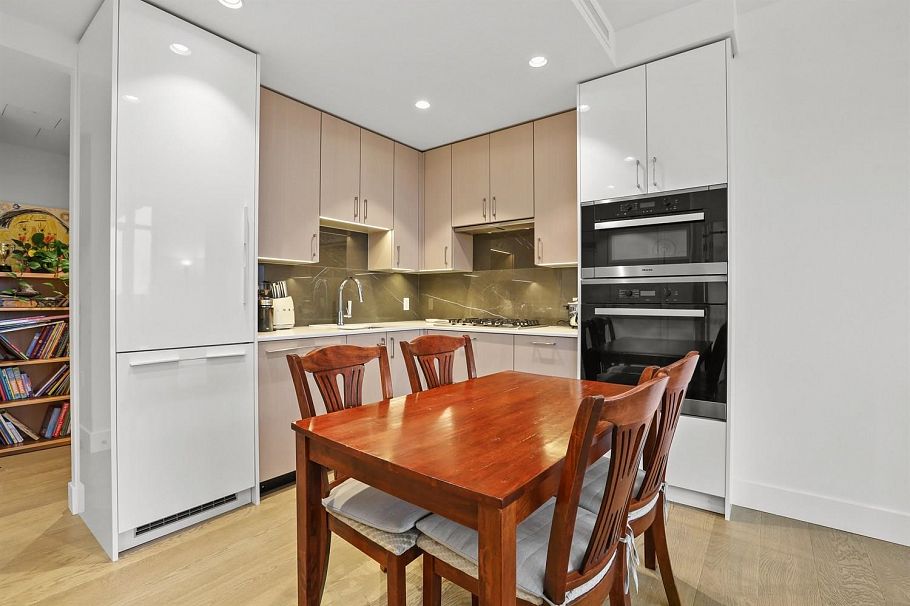 704 1675 Lions Gate Lane North Vancouver, BC - 6