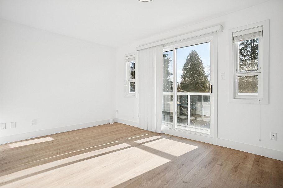 2168 E 8th Avenue Vancouver, BC - 25