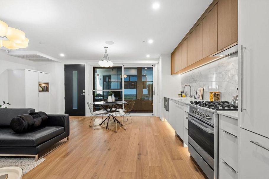 1143 W 33rd Avenue Vancouver, BC - 14