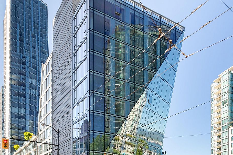 901 1409 W Pender Street Vancouver, BC - 2