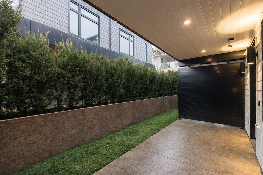 1 421 W 23rd Avenue Vancouver, BC - 25