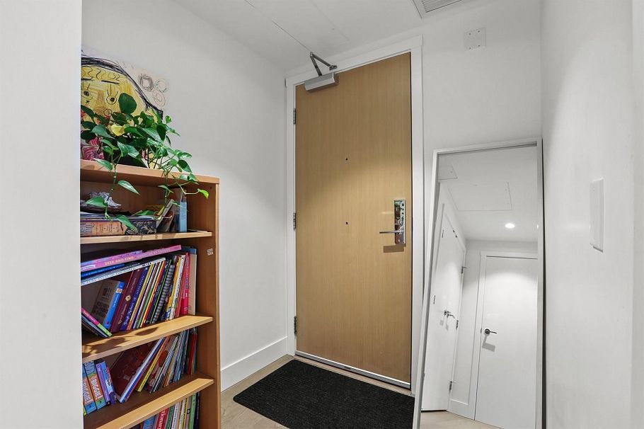 704 1675 Lions Gate Lane North Vancouver, BC - 12