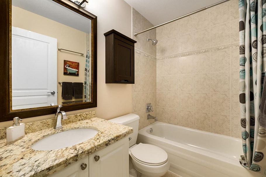 6 258 W 14th Street North Vancouver, BC - 21