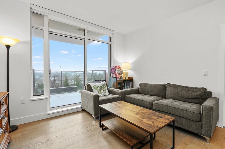 704 1675 Lions Gate Lane North Vancouver, BC - 2