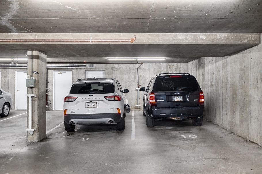 6 258 W 14th Street North Vancouver, BC - 23