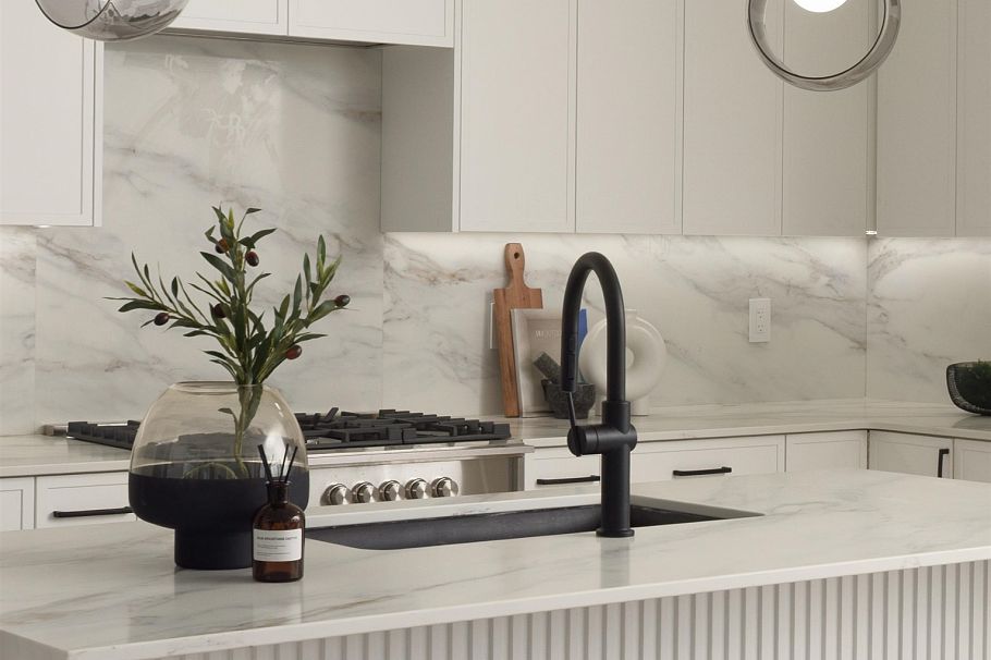 1 421 W 23rd Avenue Vancouver, BC - 4