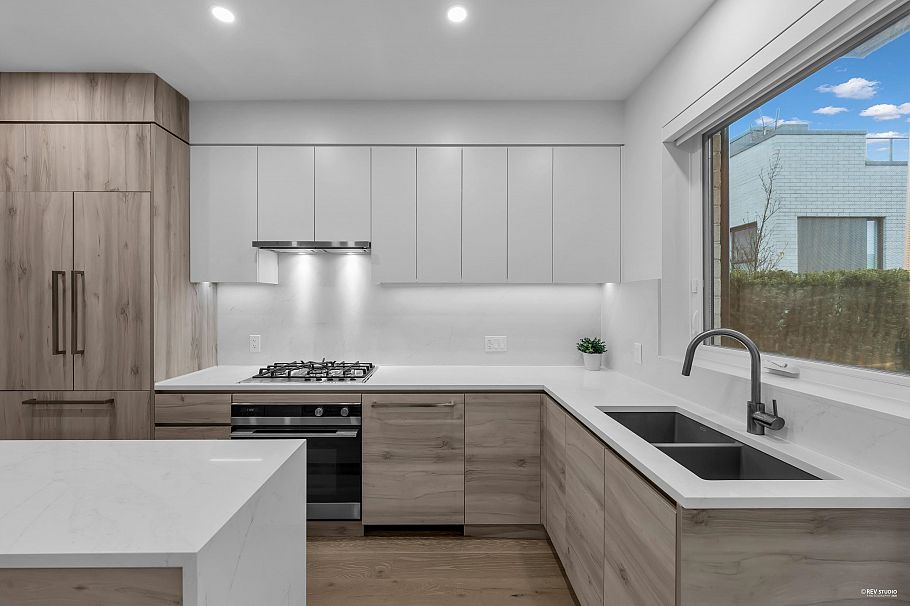 659 W 30th Avenue Vancouver, BC - 10