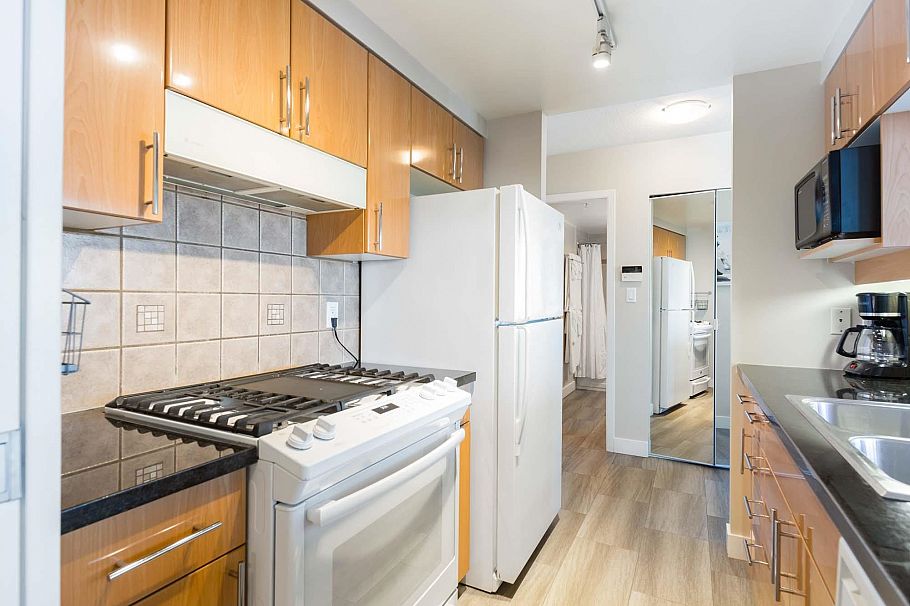 2907 193 Aquarius Mews Vancouver, BC - 9