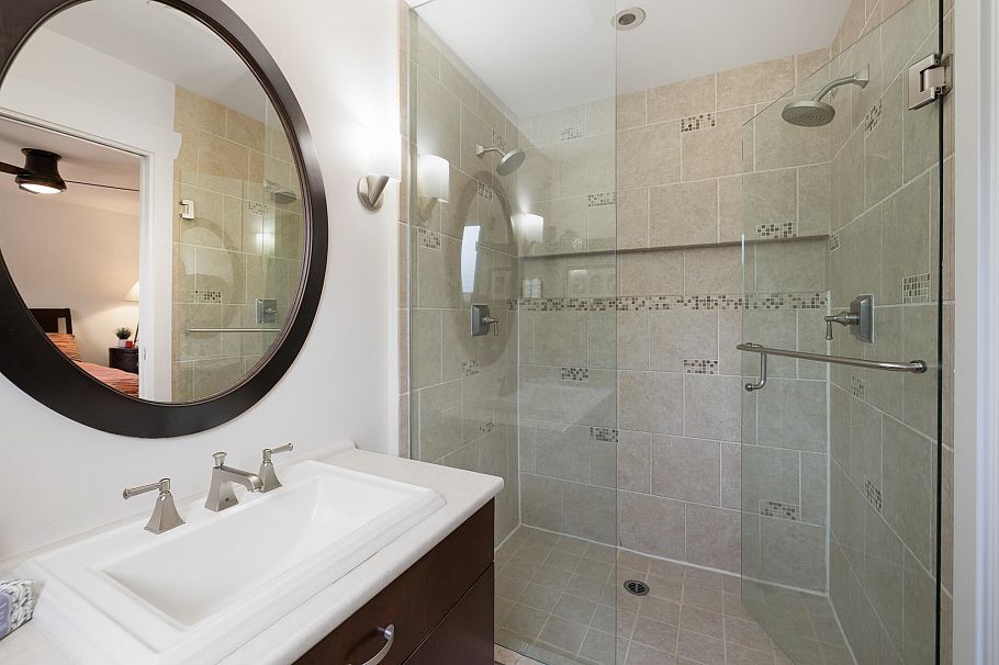 518 E 7th Street North Vancouver, BC - 24