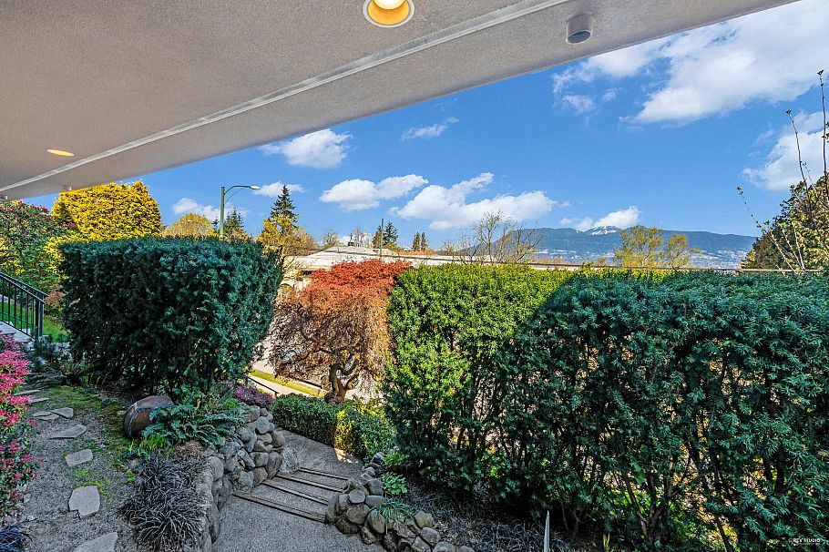 4060 W 10th Avenue Vancouver, BC - 38