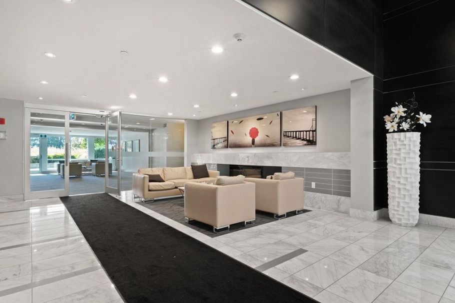 229 255 W 1st Street North Vancouver, BC - 31