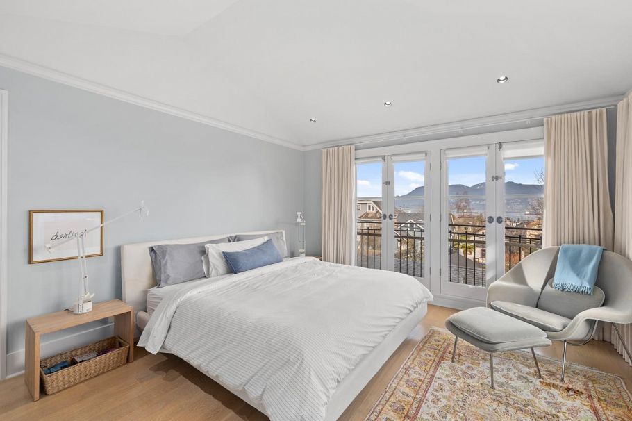 3881 W 14th Avenue Vancouver, BC - 17