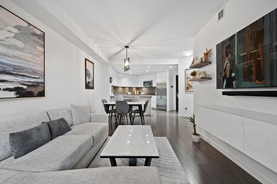 229 255 W 1st Street North Vancouver, BC - 13