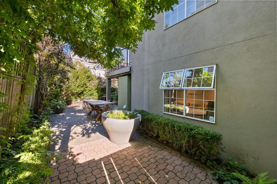 104 925 W 15th Avenue Vancouver, BC - 12