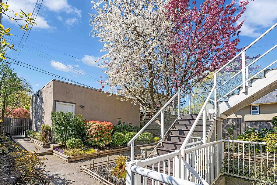 4060 W 10th Avenue Vancouver, BC - 34