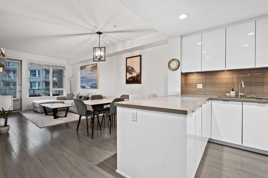 229 255 W 1st Street North Vancouver, BC - 6