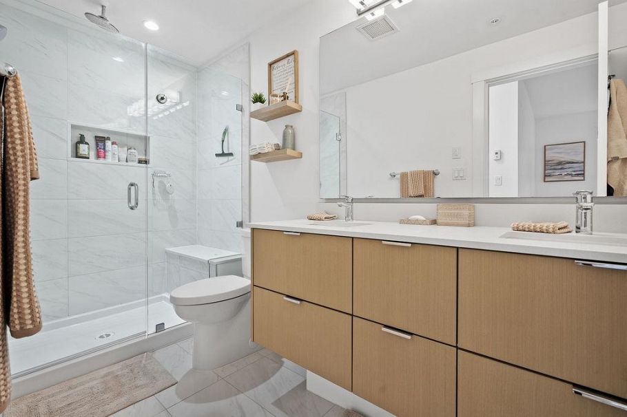 229 255 W 1st Street North Vancouver, BC - 23