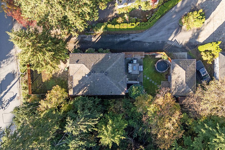 1400 Riverside Drive North Vancouver, BC - 38