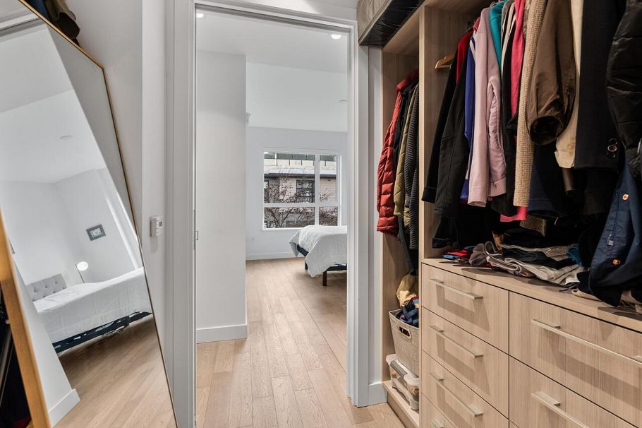 302 3220 Connaught Crescent North Vancouver, BC - 12