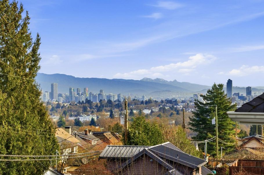 3881 W 14th Avenue Vancouver, BC - 20