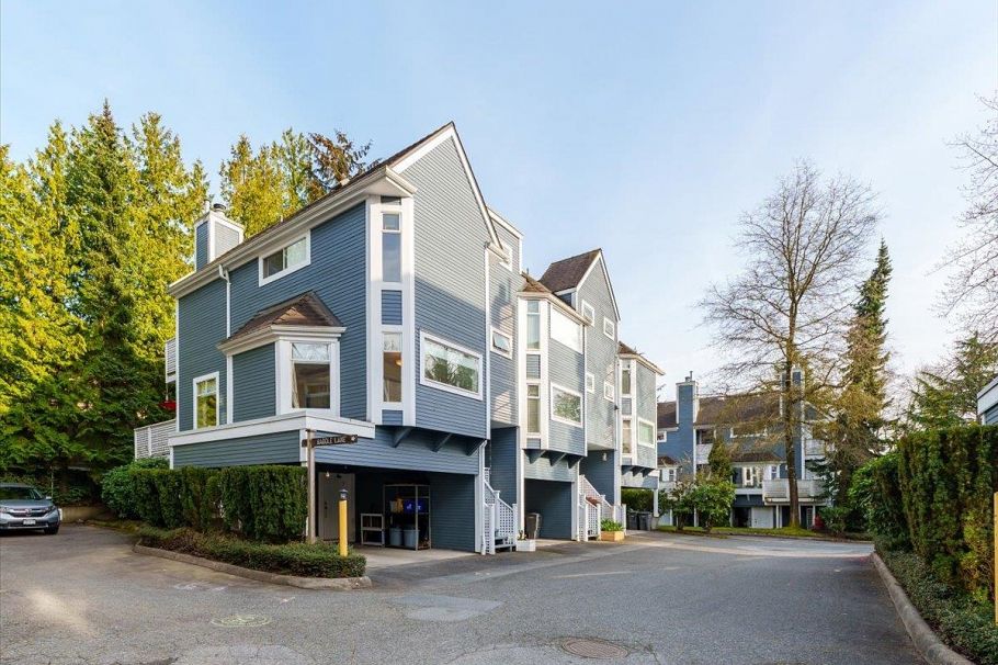 7338 Foxhound Mews Vancouver, BC - 1