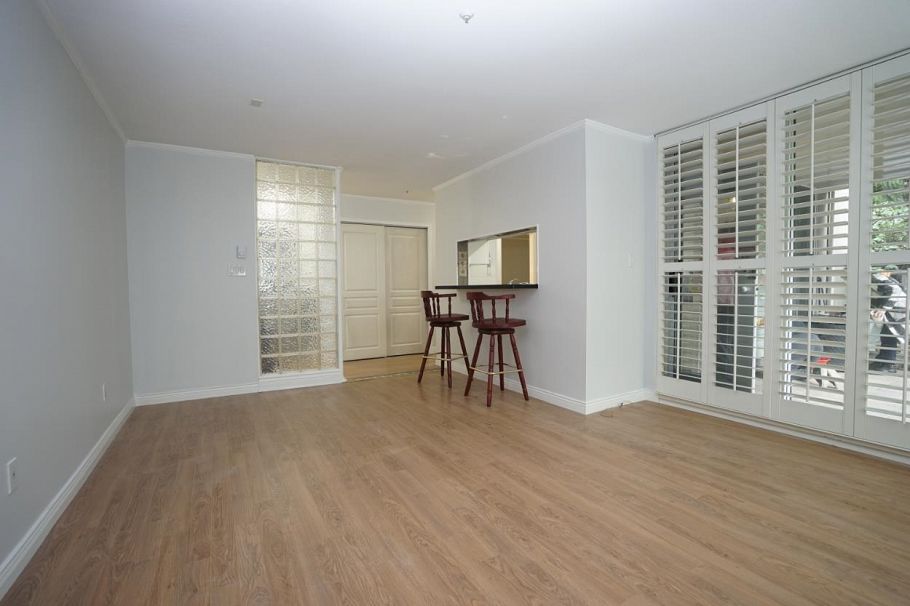 4 8430 Jellicoe Street Vancouver, BC - 6