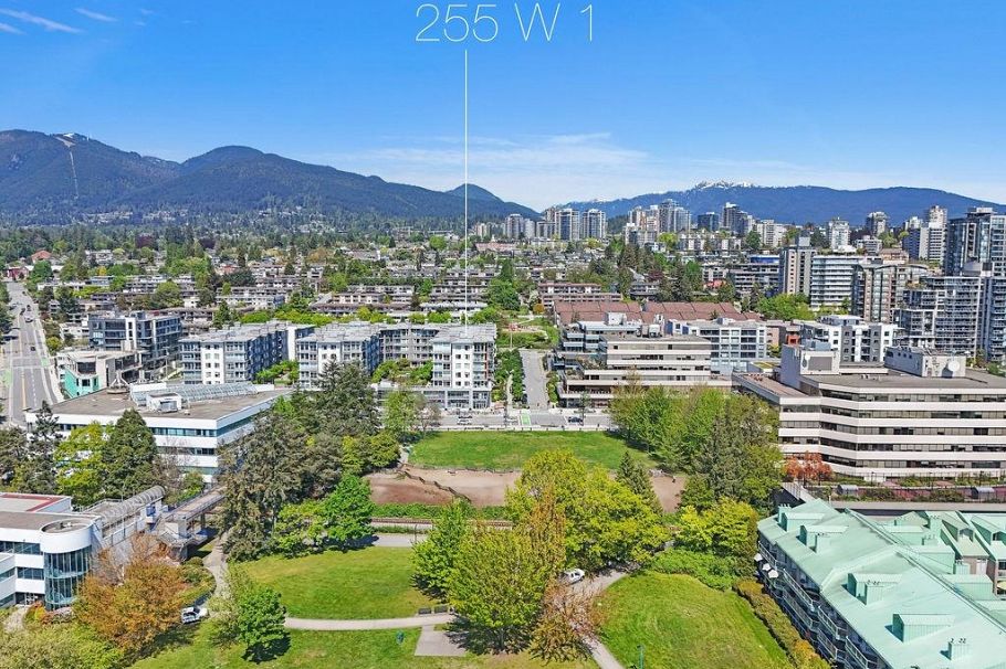 229 255 W 1st Street North Vancouver, BC - 34