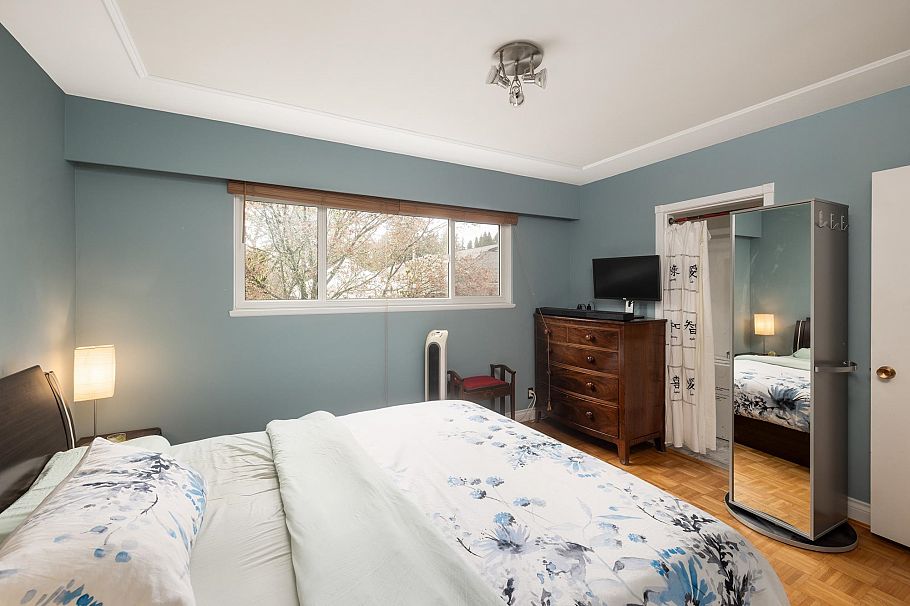 2041 Tompkins Crescent North Vancouver, BC - 23