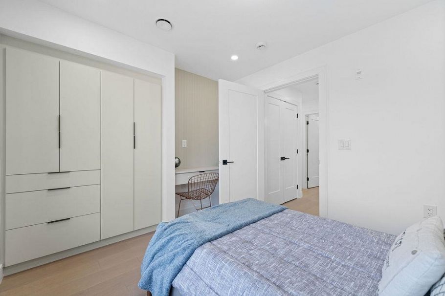 3 2282 E 8th Avenue Vancouver, BC - 34