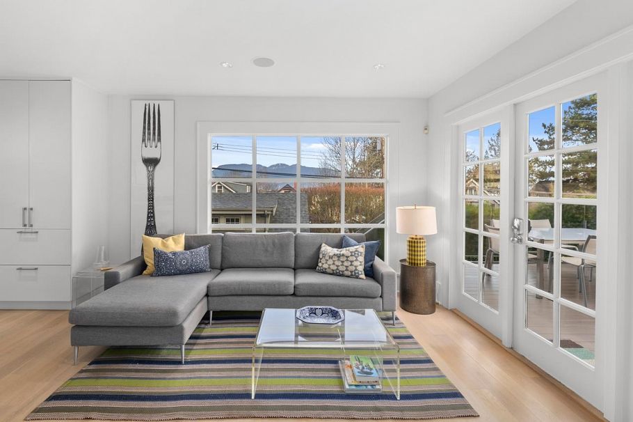 3881 W 14th Avenue Vancouver, BC - 12