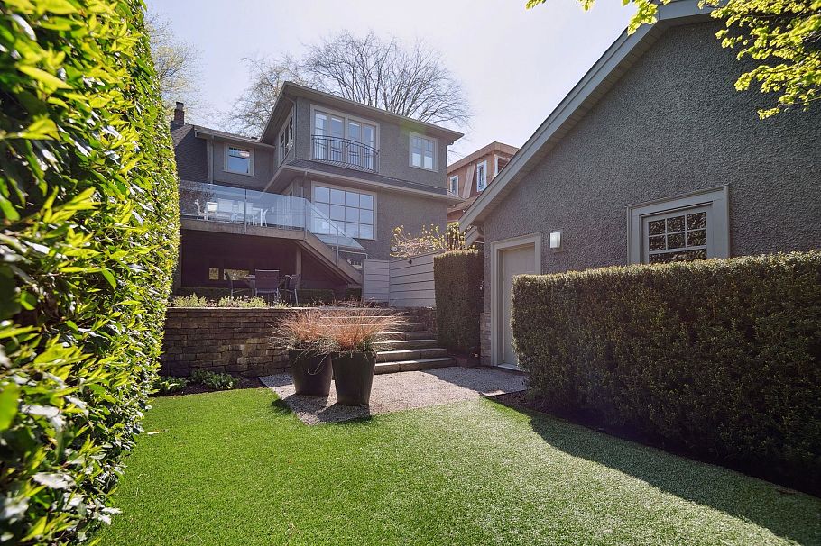 3881 W 14th Avenue Vancouver, BC - 35