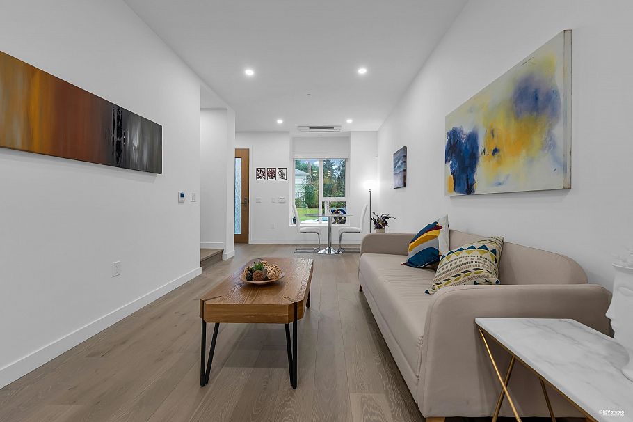 659 W 30th Avenue Vancouver, BC - 4