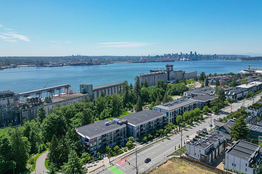 111 747 E 3rd Street North Vancouver, BC - 39