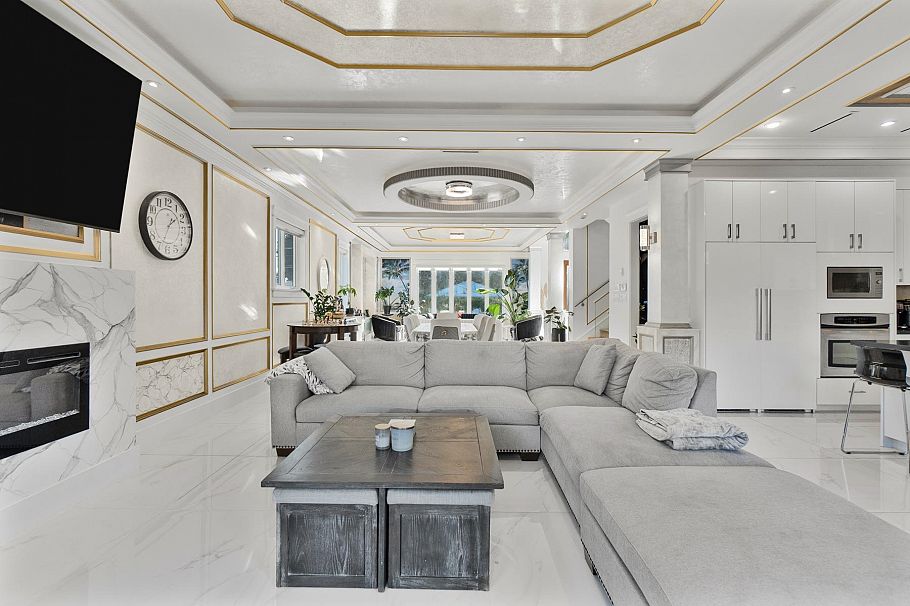 512 W 23rd Street North Vancouver, BC - 22