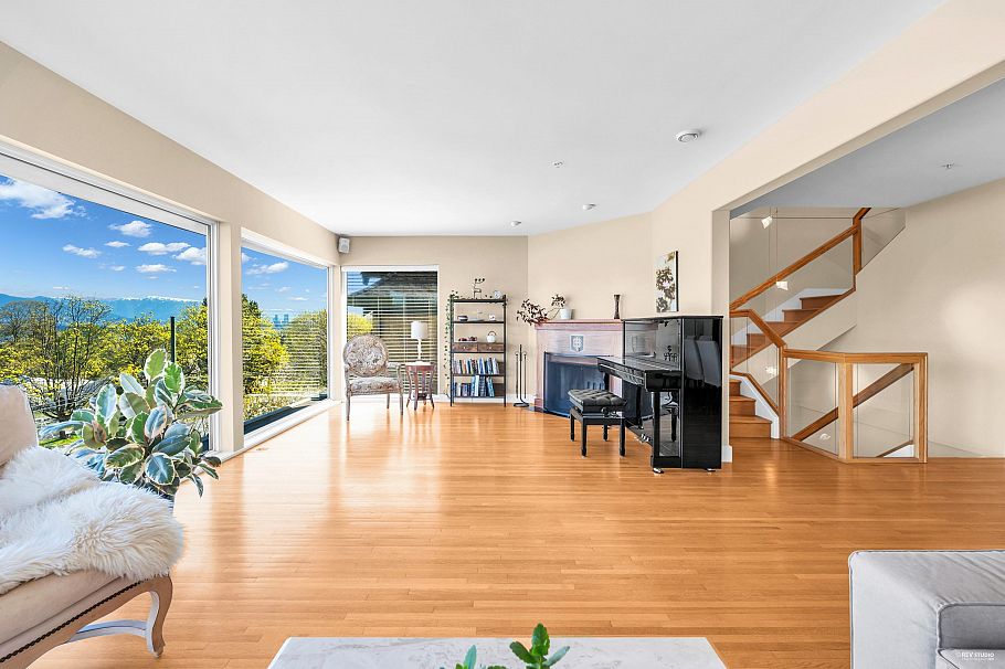 4060 W 10th Avenue Vancouver, BC - 11