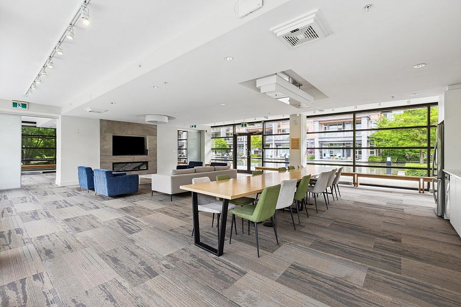 406 3606 Aldercrest Drive North Vancouver, BC - 34