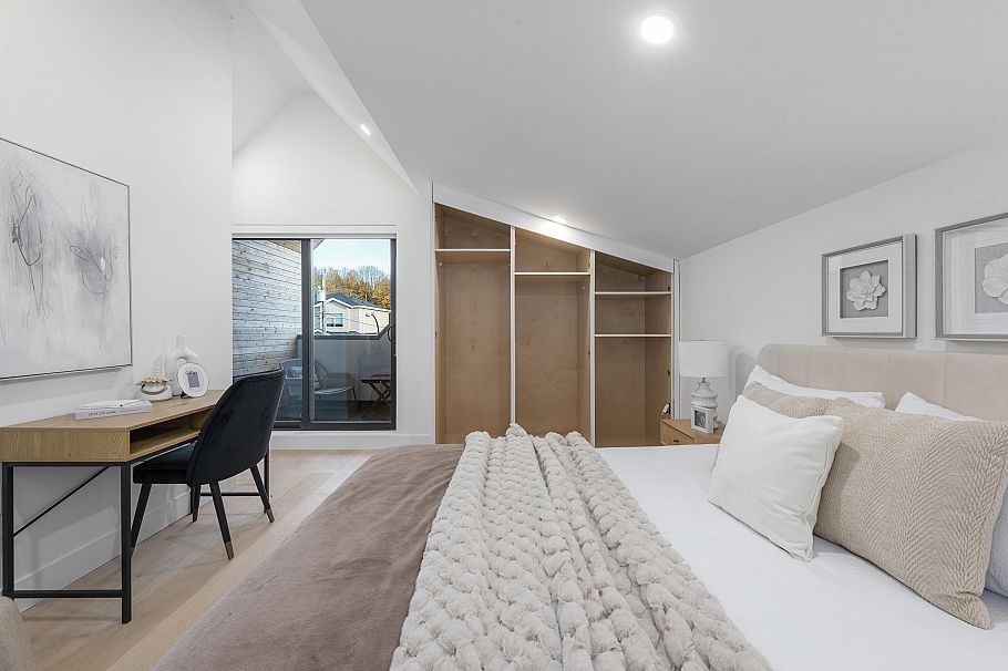 1 4885 Moss Street Vancouver, BC - 32