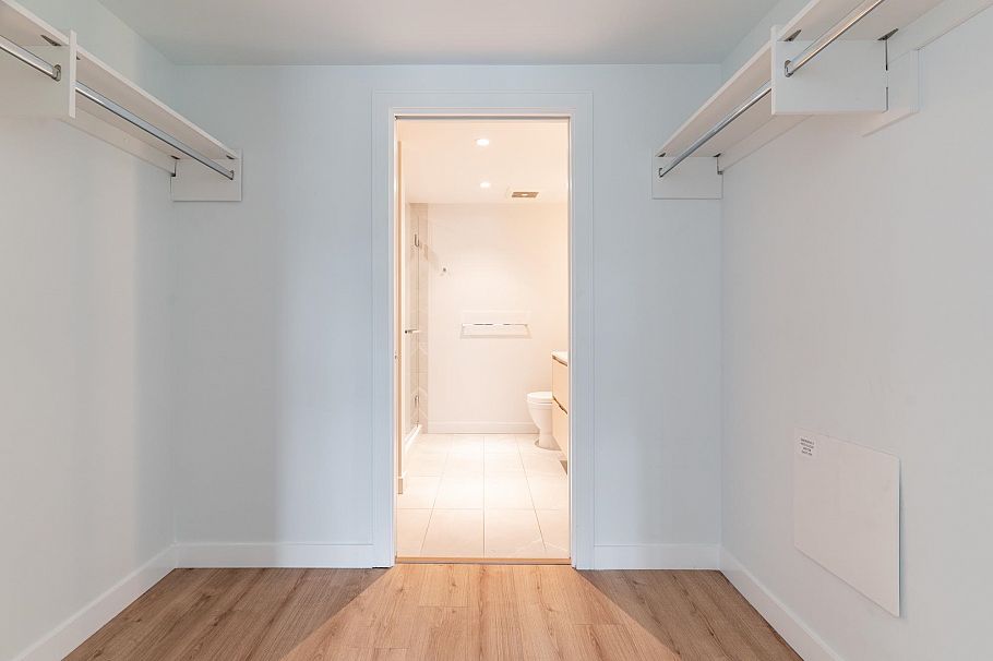 401 1500 Fern Street North Vancouver, BC - 14