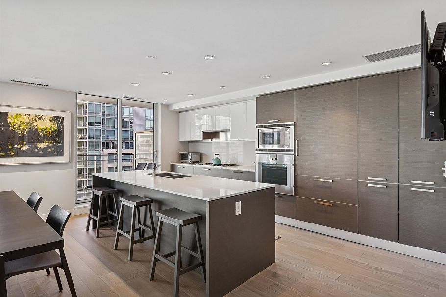 901 1409 W Pender Street Vancouver, BC - 13