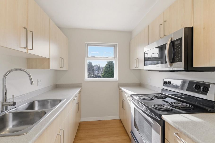 404 3575 Euclid Avenue Vancouver, BC - 12