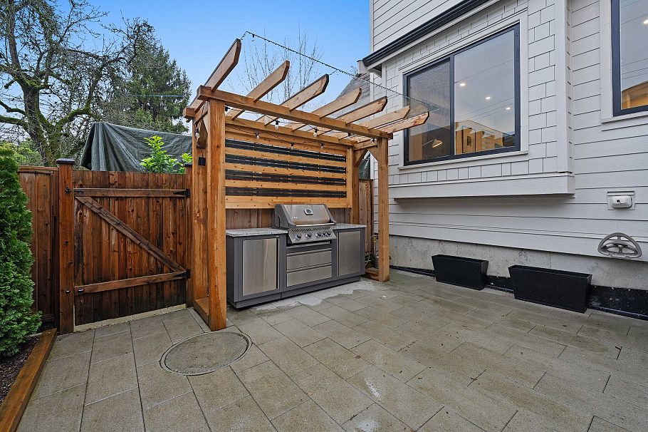 919 E 10th Avenue Vancouver, BC - 29