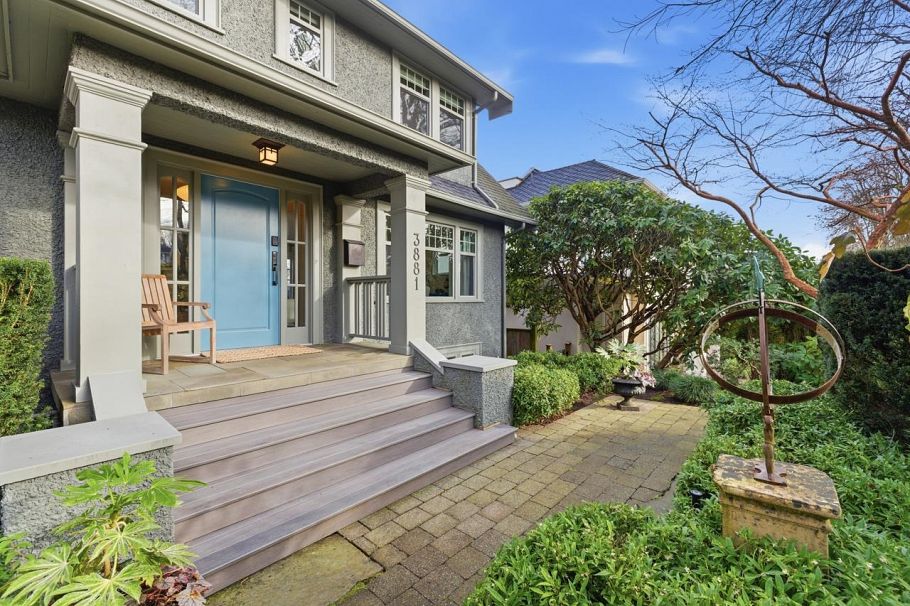 3881 W 14th Avenue Vancouver, BC - 2